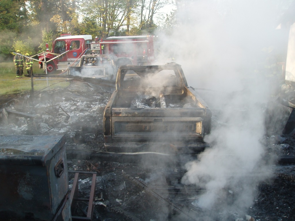 loading Gallery/Action/Garage Fire 10may2011/fullsize/P1010114.JPG... or select a thumbnail